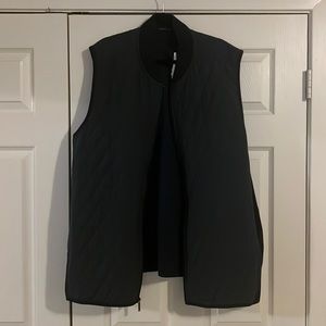 Perry Ellis mens puffy vest.